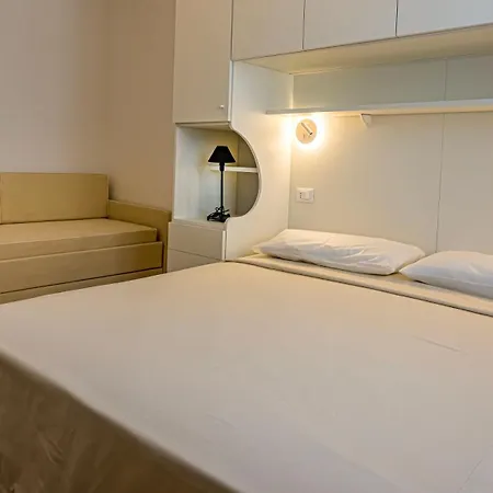 Oleandro Family Apartments-leresidenzedijesolo * לידו די ג'סולו