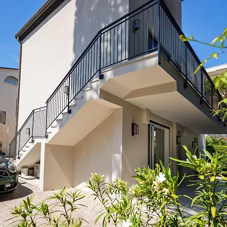 Oleandro Family Apartments-leresidenzedijesolo דירה *
