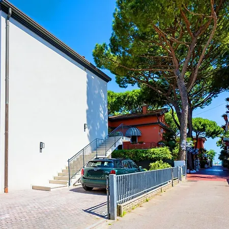 Oleandro Family Apartments-leresidenzedijesolo דירה לידו די ג'סולו