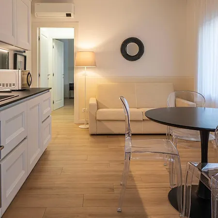 Oleandro Family Apartments-leresidenzedijesolo * לידו די ג'סולו